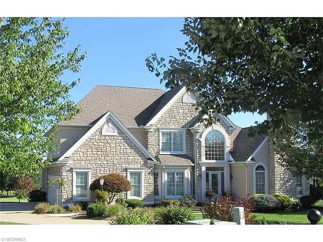 332 Spyglass Dr photo 1