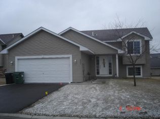 402 Rodeo Dr, Isanti, MN 55040