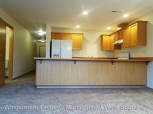 1st image of 107 NE Tucannon Ct
