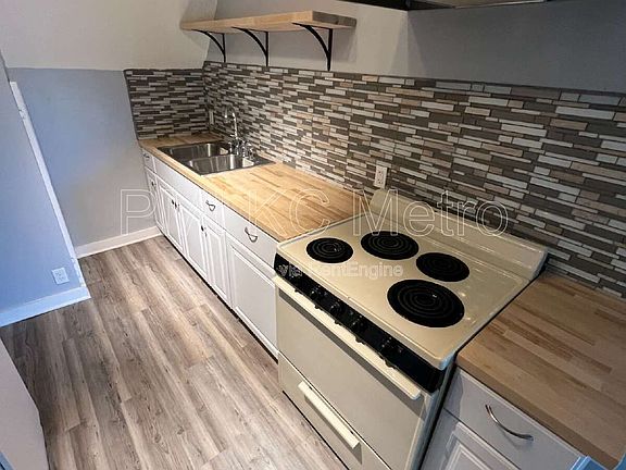 2nd image of 3416 Anderson Ave #2