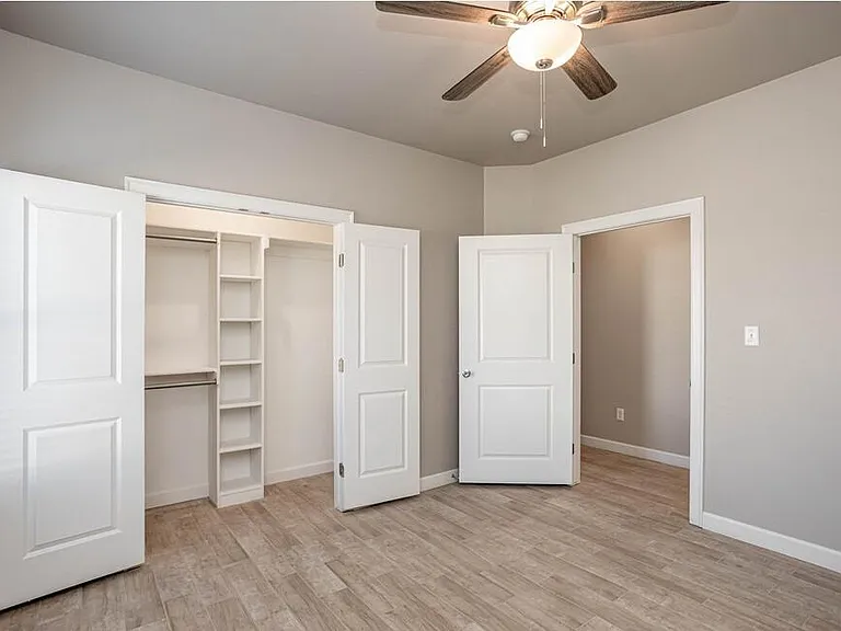 900 Valley Oaks Ln #P — Photo 12