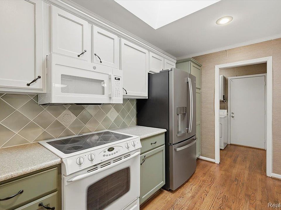 48461 Newcastle Ct, photo 9