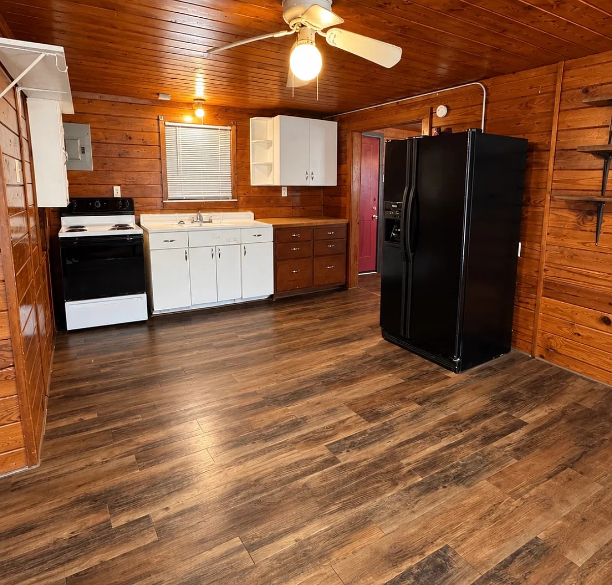 405 N Burleson St — Photo 4