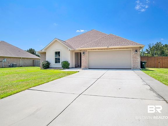 2nd image of 601 Savannah Ct