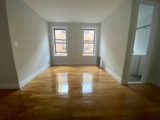 3rd image of 35-25 34th St #C2