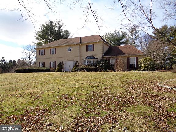 3rd image of 1315 Heller Dr