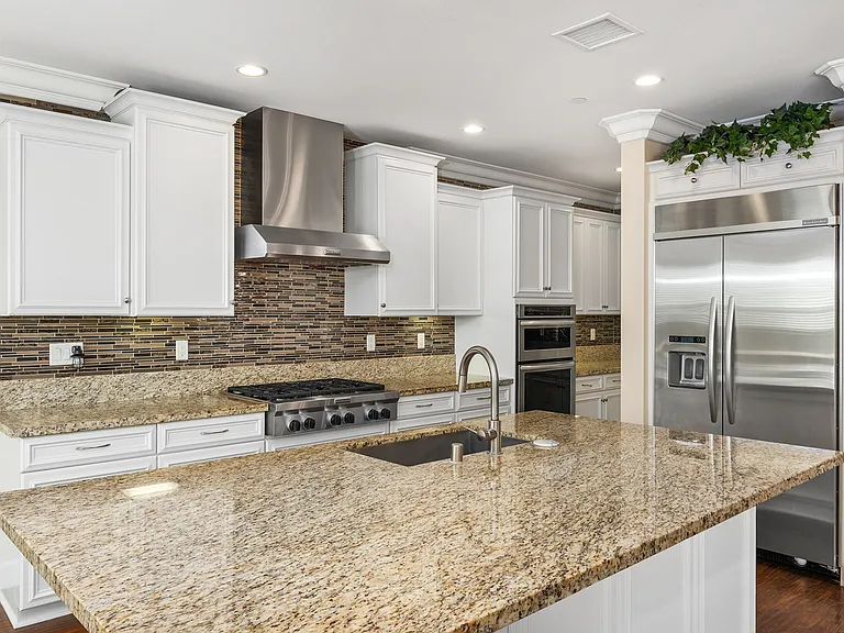 2854 Alamitos Rd — Photo 13