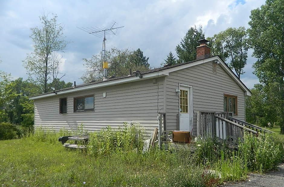 2nd image of 9070 Seven Mile Rd