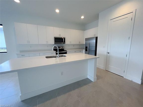 3rd image of 5247 KARLIA DR
