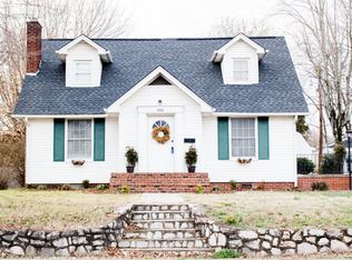 946 Mulberry St, Loudon, TN 37774