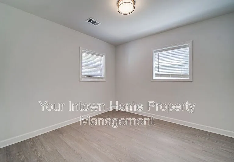 1047 Grant Way SE — Photo 24