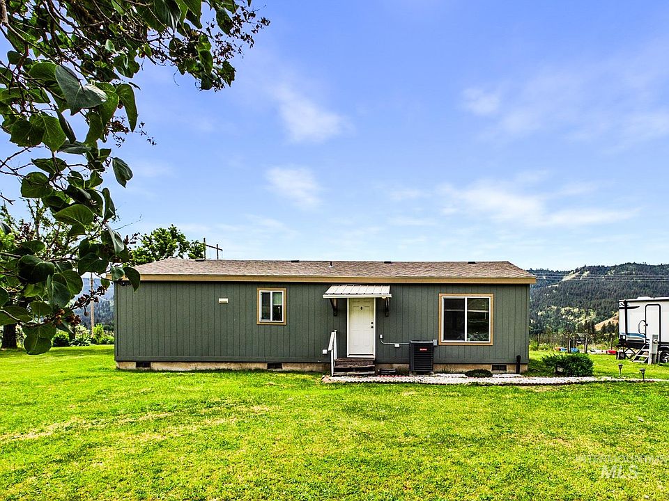 1st image of 18934 Finch Ln