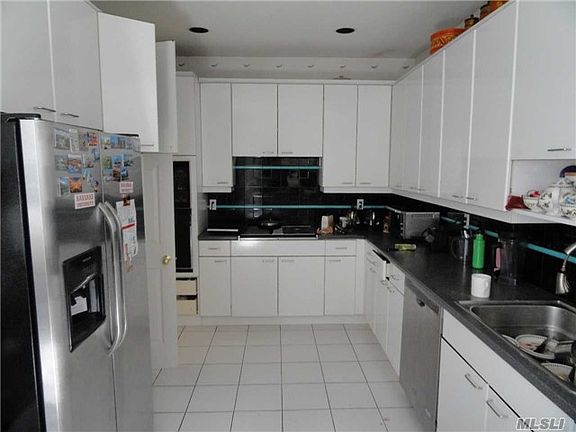 5th image of 169 Doral Ct