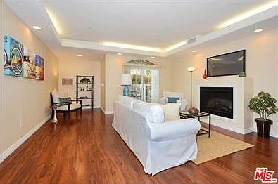 3rd image of 1742 Federal Ave Unit 101