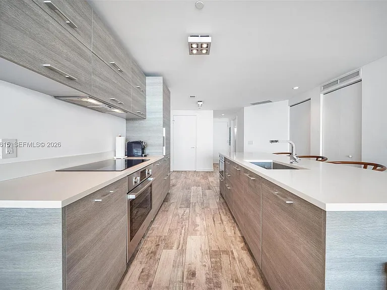 650 NE 32nd St #4805 — Photo 11
