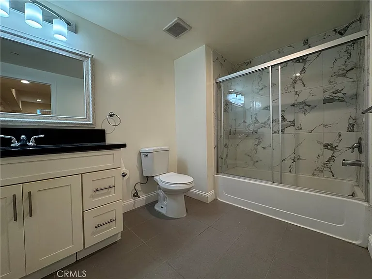 14934 Burbank Blvd #202 — Photo 22