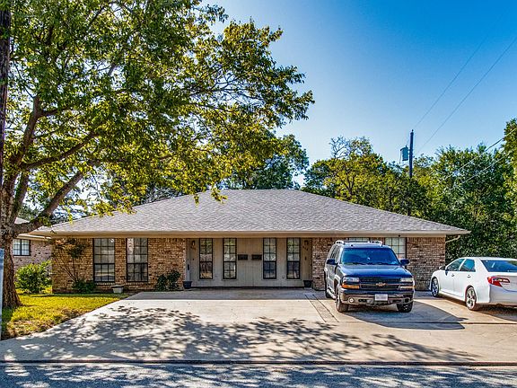 2nd image of 806 W Belden St #806