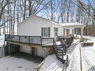519 Crest Ln, Jonesville, MI 49250