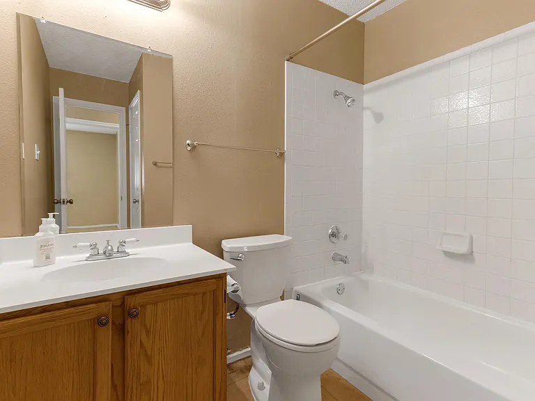 6315 Regency Ln — Photo 15
