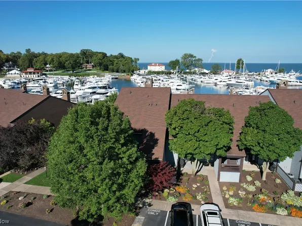 3138 N Marina View Dr #3, Pt Clinton, OH 43452