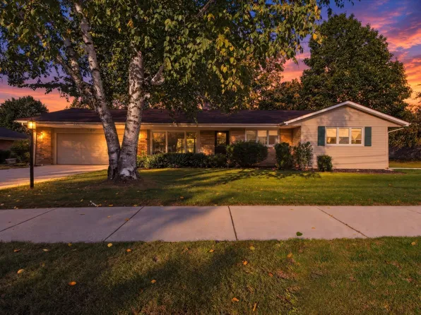 569 Charles Ave, Alma, MI 48801
