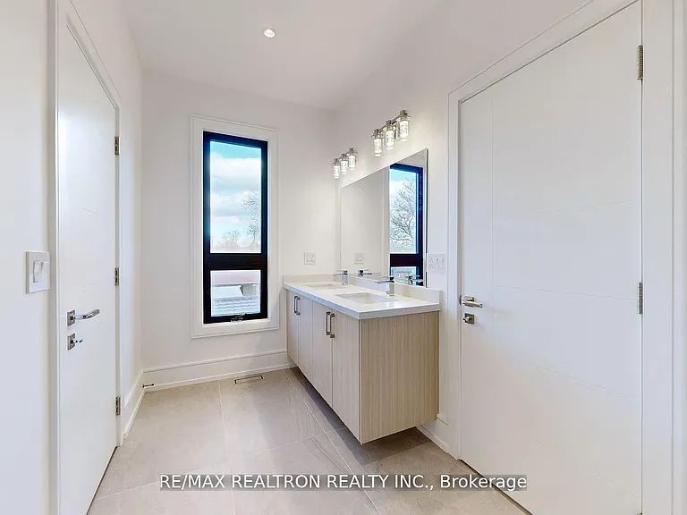 84 Murray Dr — Photo 29