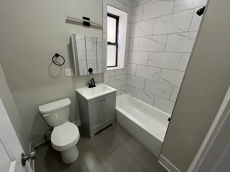 2338-2348 W. Wilson Ave. — Photo 9