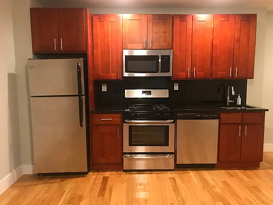 Rented by Sterea Agency | media 23