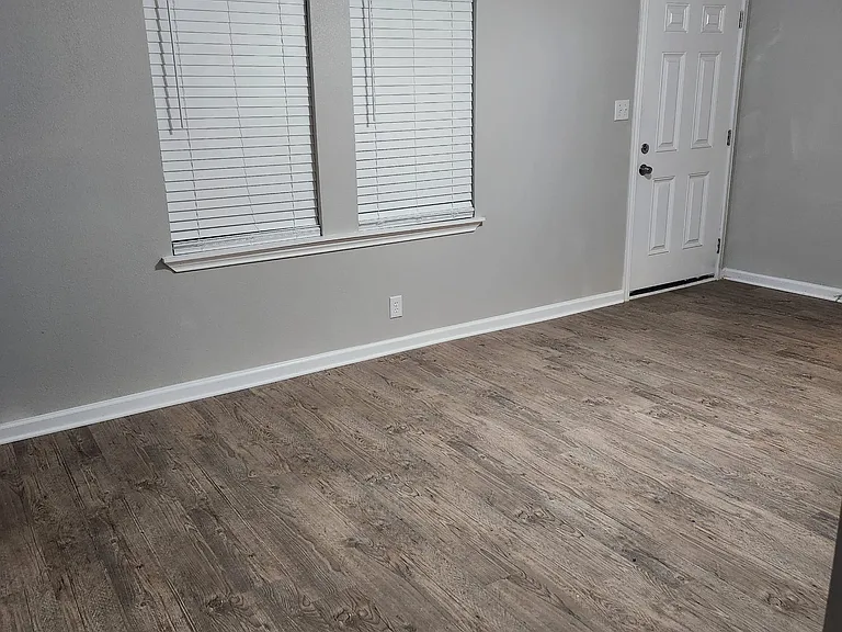 1622 Lucas Ave — Photo 15