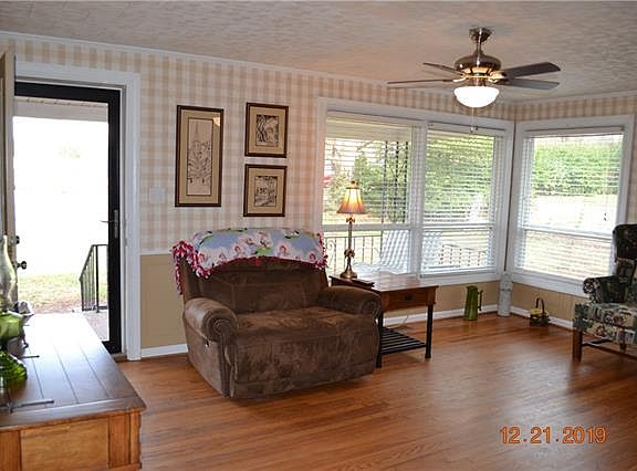 5th image of 305 W I St
