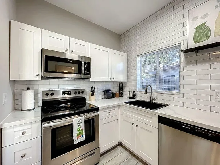 1500 SE 12th St — Photo 5