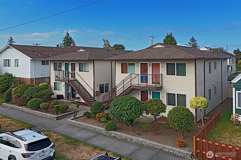 2nd image of 2210 2212 Colby Avenue