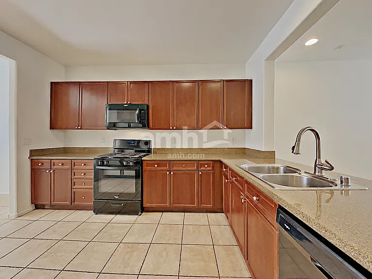 10580 Elberton Ave — Photo 3