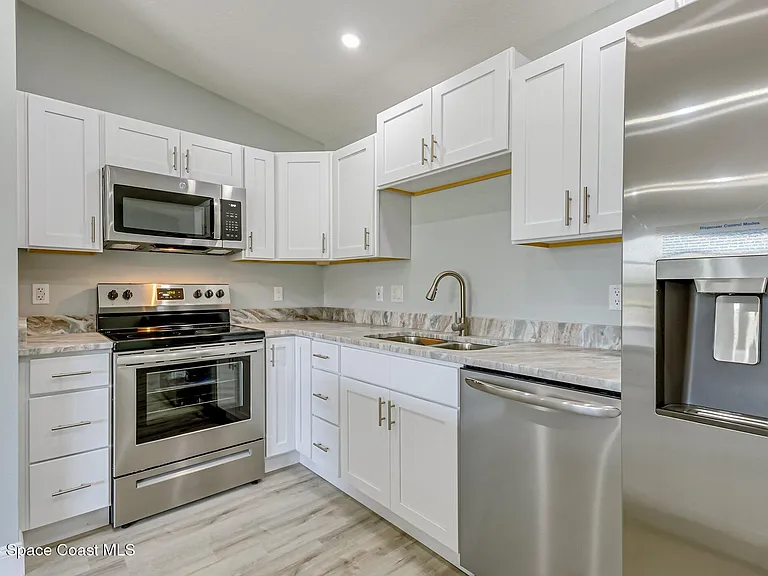 861 Furth Rd NW — Photo 6