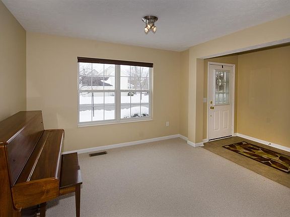 3rd image of 12720 Hearthstone Dr