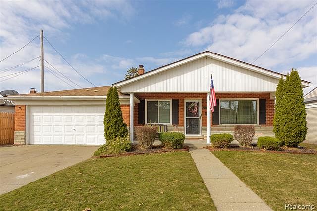 1st image of 32731 Firwood Dr