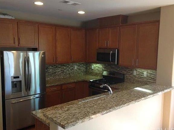 4th image of 10569 Acacia Ln