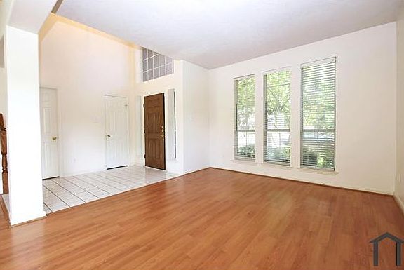 5th image of 4602 Rainbow Valley Ct