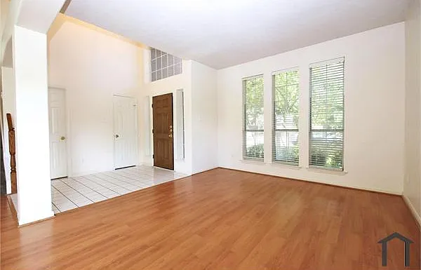 4602 Rainbow Valley Ct — Photo 5