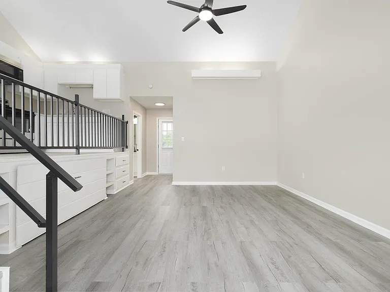3814 Memorial Blvd #17 — Photo 4