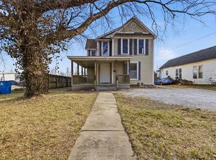 1026 W Division Street, Springfield, MO 65803