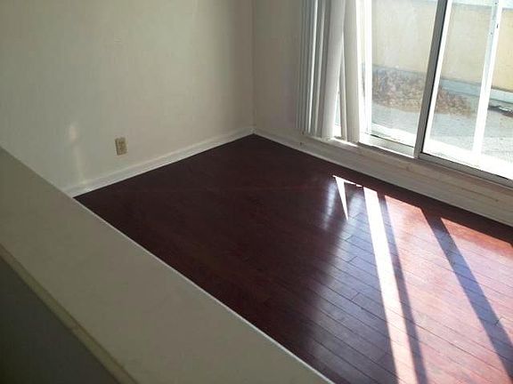 4th image of 3102 Eisenhauer Rd APT B-18