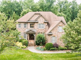 1015 Westbury Dr, Matthews, NC 28104