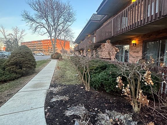 3rd image of 8200 Woodglen Ln APT 107