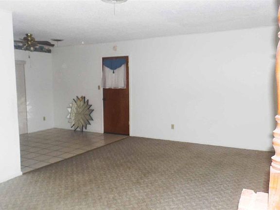 2nd image of 605 W Clara Ave
