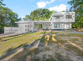31685 Franklin Fairway St, Farmington Hills, MI 48334