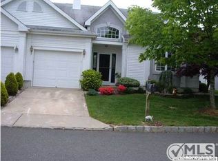 11 Wellington Pl, Monroe Township, NJ 08831