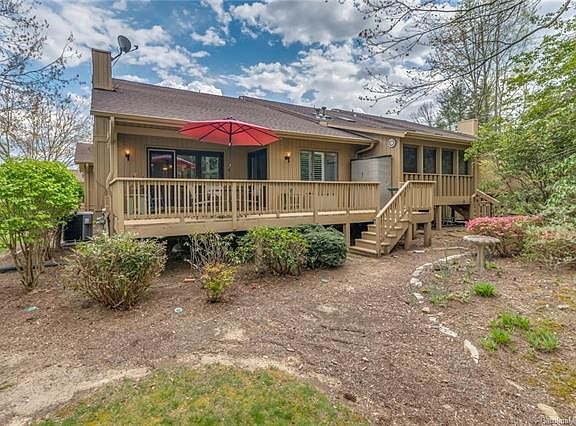 3rd image of 301 Red Oak Dr