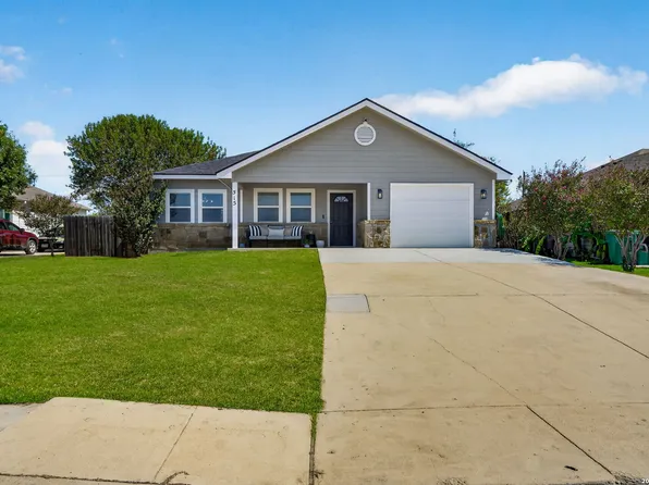 515 INDIAN XING, Jourdanton, TX 78026