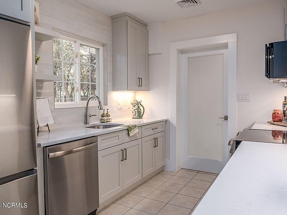 4th image of 4707 Trent Woods Drive